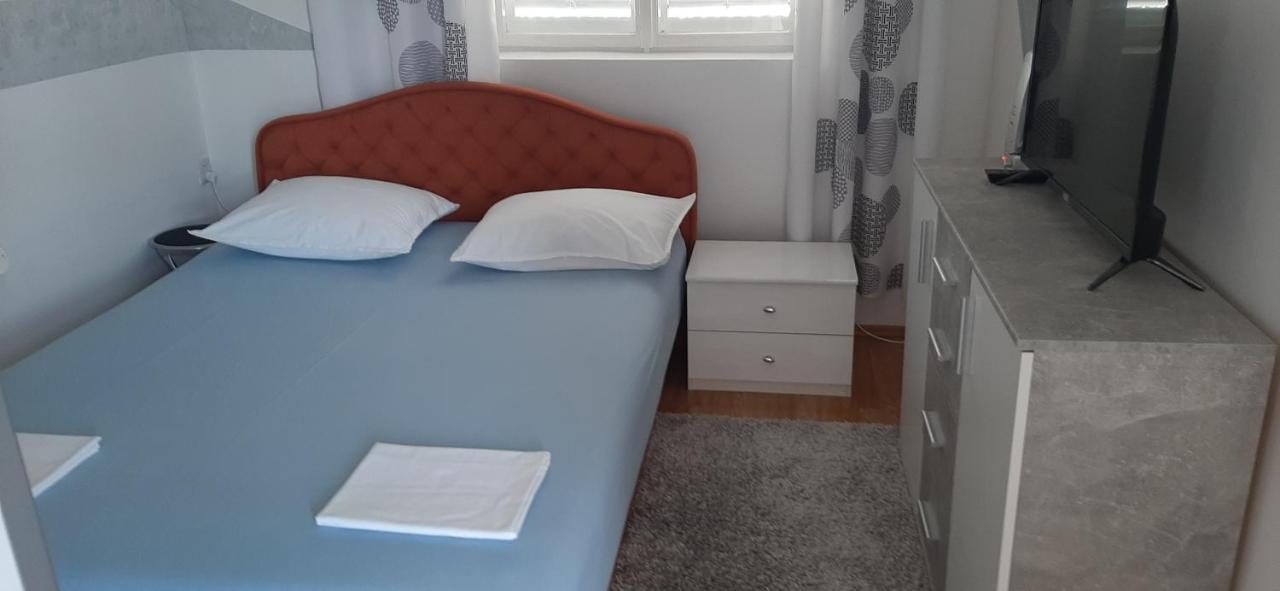 Apartment Biskupovic Dugi Rat Luaran gambar