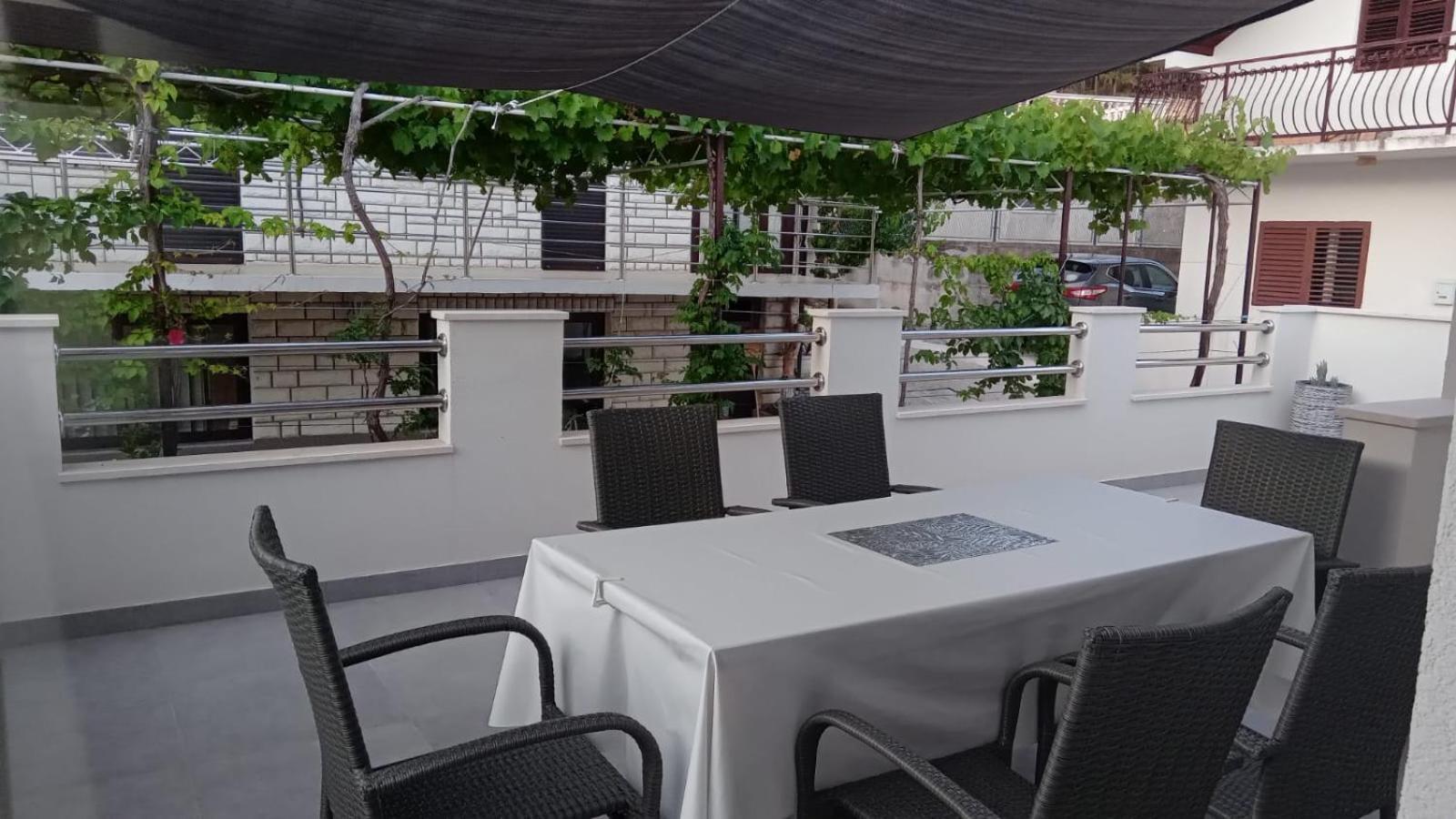 Apartment Biskupovic Dugi Rat Luaran gambar